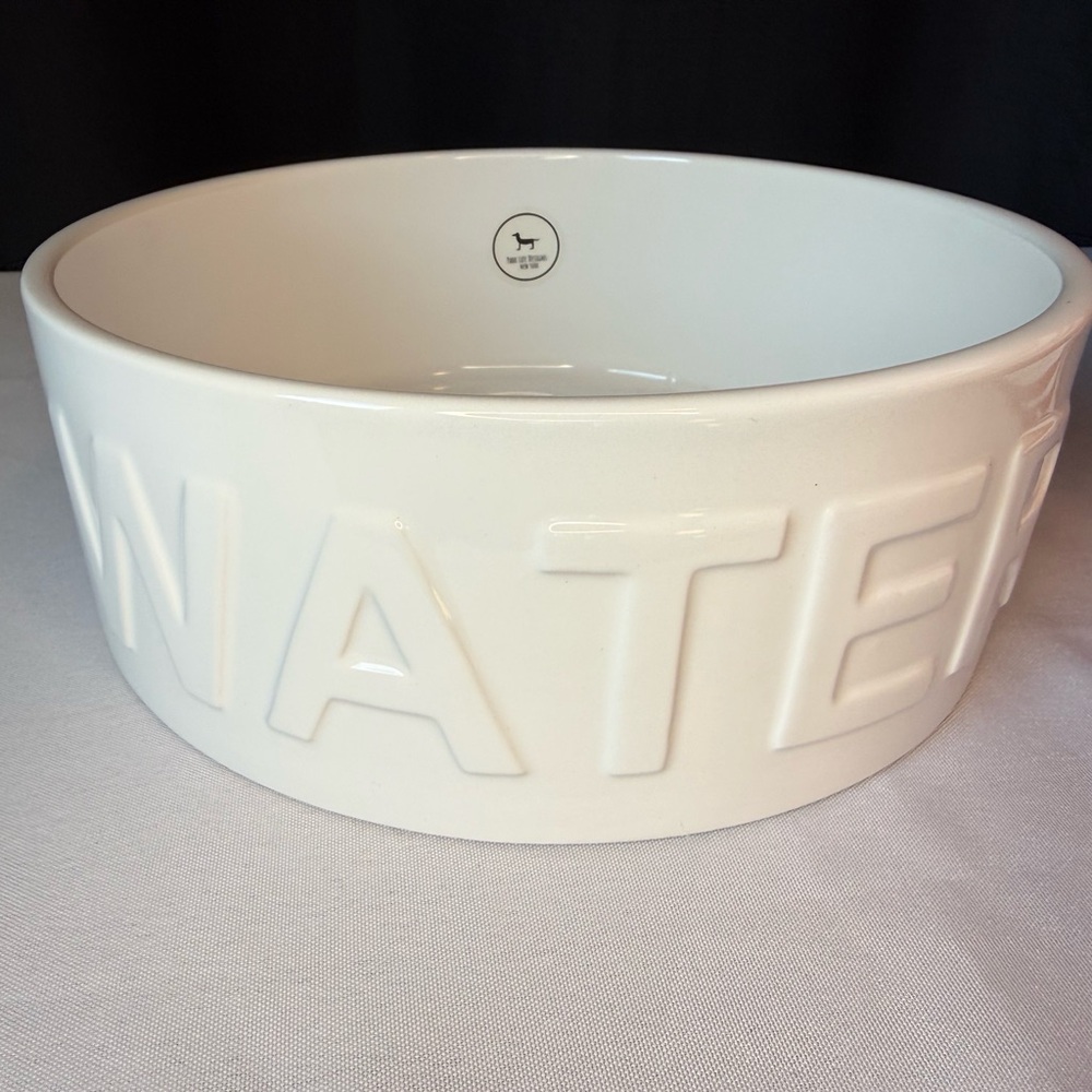 Park Life Design White Ceramic Classic Pet “Water”Bowl Large